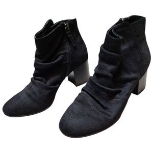 Dressbarn Jessie W Black Gilly Faux Suede Slouch Zip Ankle Boots - Size 7W